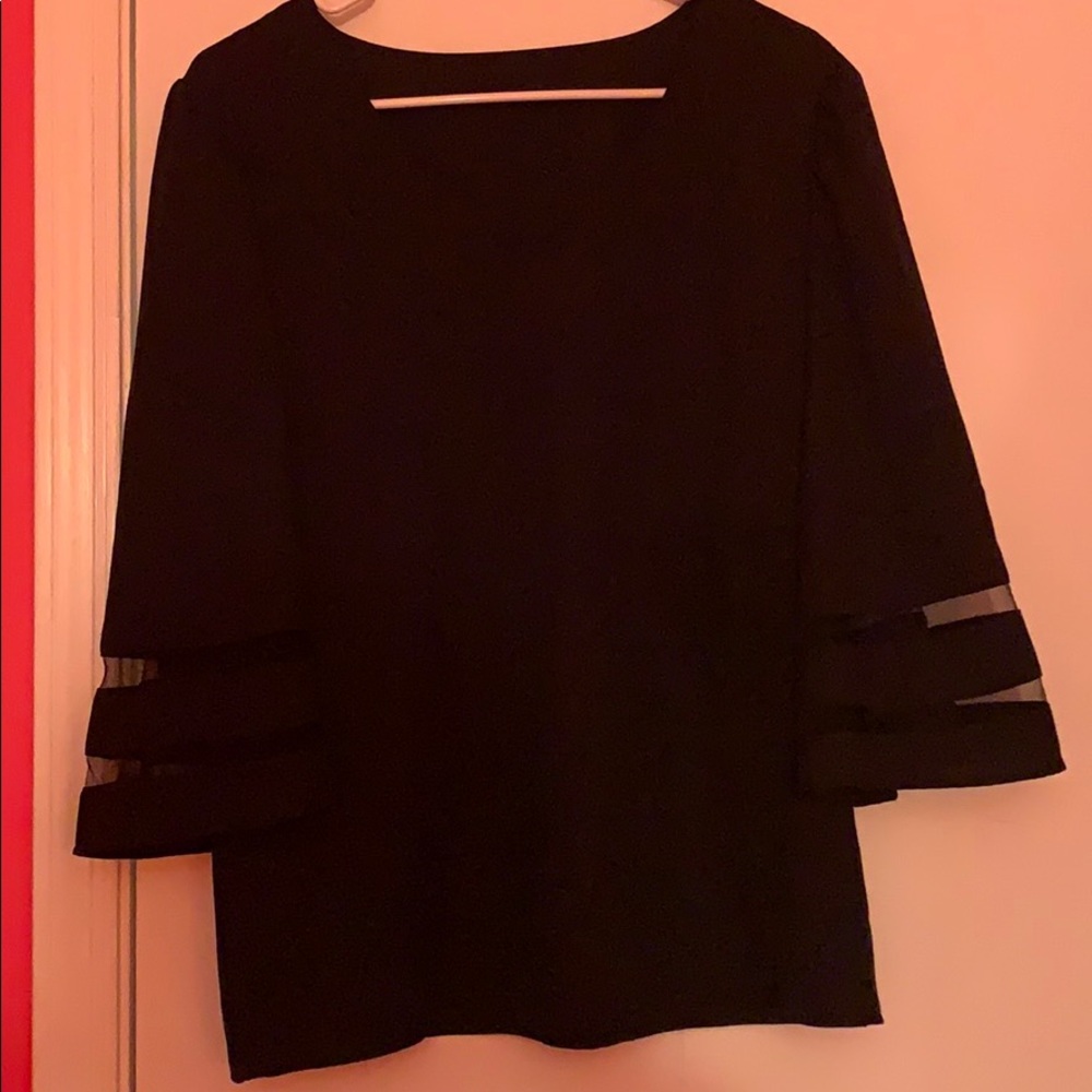 Women’s black shirt with sleeves